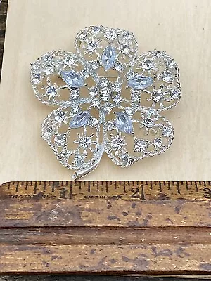 VTG Sparkly  Blue & Clear Rhinestone Costume Jewelry Flower Brooch • $1.25