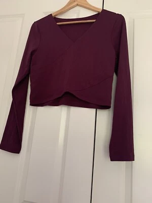 $10 • Buy Lorna Jane Long Sleeves Crop Top