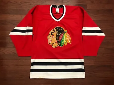 VINTAGE 1980's CHICAGO BLACKHAWKS JERSEY MENS SMALL CCM RED NHL HOCKEY 80's V E • $29.99