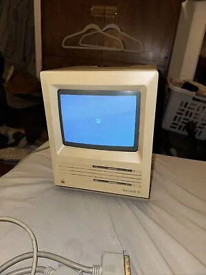 Vintage Apple Macintosh SE Model M5010 Computer W/o Floppy Drives • $99.99