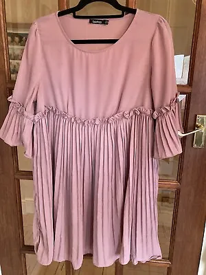 BOOHOO Dusky Pink Dress Size 16 Pleated VGC Beautiful Cuffs Length 88cm • £5.99