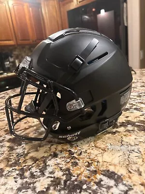 Schutt F7 Football Helmet Youth Xl Worn Once • $250