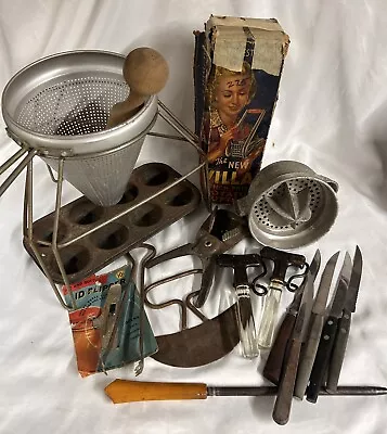 Vintage Kitchen Gadgets Tools 18pc Colander Bakelite Pyrex Robertson Knives • $25