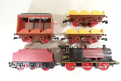 Lima O Gauge Locomotive & 3 Coaches • £0.99