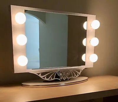  VANITY GIRL HOLLYWOOD STARLET LIGHTED VANITY MIRROR  25  X 18  • $800