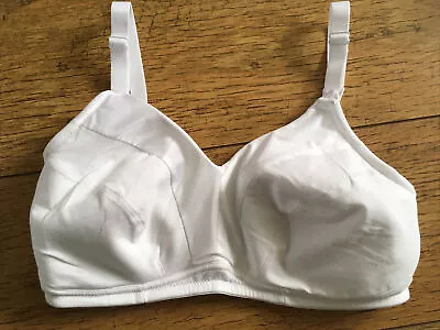 Marks And Spencer BNWT White Maternity Nursing T-shirt Bra 36DD Drop Strap • £6