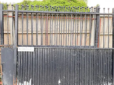 £850 • Buy 2.4m Wide Black Wrought Iron Ball Top Metal Double Driveway Gates