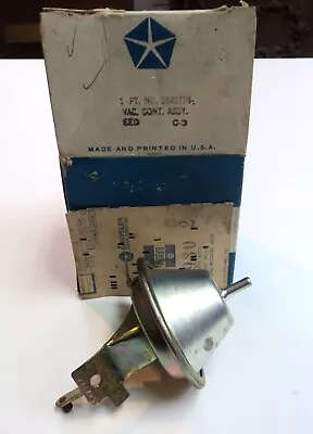 NOS VACUUM ADVANCE For MOPAR 1967-8 B & C BODY 383 2 BBL 2642774 • $85