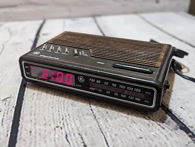 Vintage General Electric Alarm Clock Radio 7-4612A Retro AM/FM Battery Backup • $25