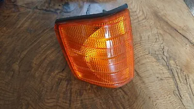 Bosch A2018260143 Genuine Mercedes Benz W201 190E Right Front Indicator Light • $37.24