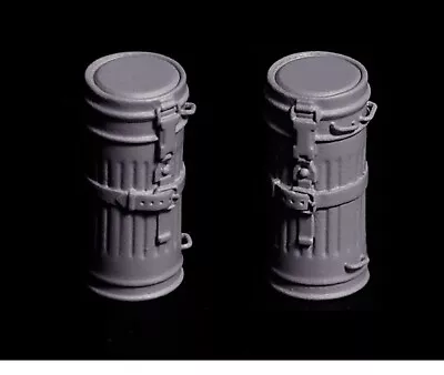 1120 Production 1/35 German Gas Mask Canister With Vehicle Mount • $10.50