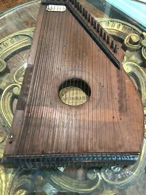 Zimmerman Antique Auto Harp 17” X 9” X2”.  May 1892 • $60