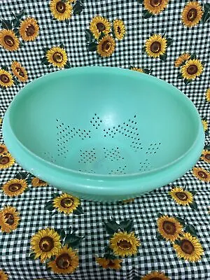 Vintage Tupperware Green Jadeite Colander/Strainer • $5.99