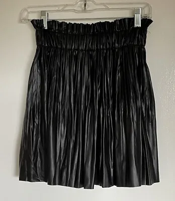 Zara Women’s Pleated Skirt Shorts Faux Leather Black SIze S • $12.99