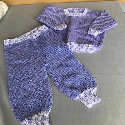 Newborn Hand Knitted Set • £1.50