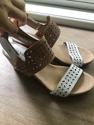Django Juliette Tan & White Heel Size 39 (Aus 8) • $35