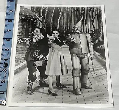 Wizard Of OZ Original 8 X 10 B&W Still With The Scarecrow Dorothy And Tin Man • $7