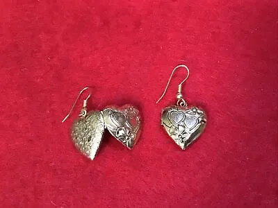 Vintage Gold Colored Etched Puffy Heart Opening Locket Dangle Wire Earrings EUC • $8.88