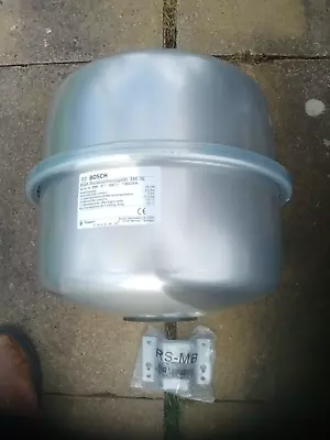 Bosch Solar Expansion Vessel Sag 18 Litre With Mounting Plate Part No 7738325439 • £30