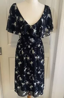 City Chic Ladies Floral Dress Size L (18)  • $25