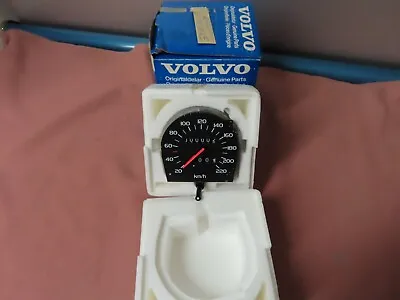 Volvo Speedometer OEM PN: 1363765 • $591.17