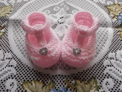 £1.99 • Buy Hand Knitted  Baby Shoes / Booties 0 -3 Months 