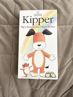 🐶  Kipper - Pig’s Present And Other Stories VHS) W2 • $2.51