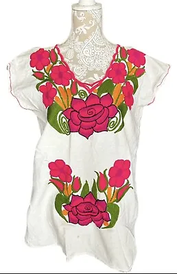 White Mexican Embroidered Flower Floral Shirt  - Size Medium • $9.99