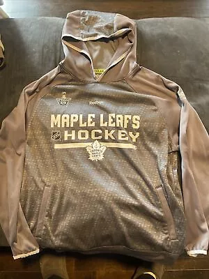 Toronto Maple Leafs Hoodie Large • $25