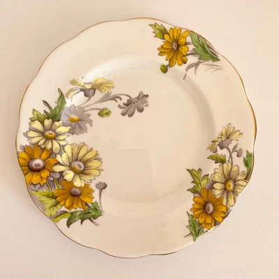 $24 • Buy Bone China ROYAL ALBERT England Flower Of The Month No 4 DAISY Salad Plate 8“
