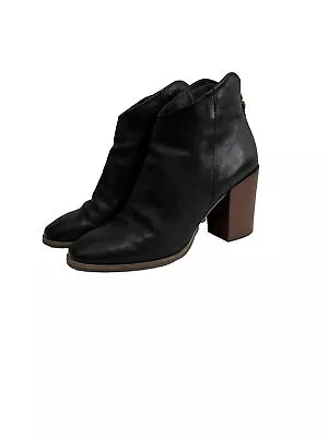 Clarks Lora Lana Black Booties Women 7.5 Leather Uppers  • $28.50