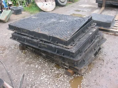 £395 • Buy 1.. Unused Double  Cast Iron Manhole Cover & Frame Large Rare Size Very H-duty