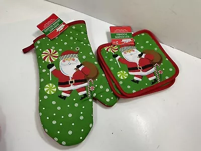 Santa Claus Candy Delivery Oven Mitt & Pot Holder Kitchen Decor Home Collection • $14.99