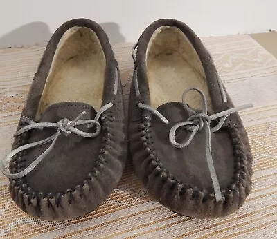 Cabelas Women's Moccasins Size 8M Faux Shearling Lining Gray Suede Upper • $9.99