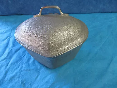 Vintage Century Silver Seal Cast Aluminum 2 Quart Pot & Lid 9x7x5 Hammered Heart • $4.99