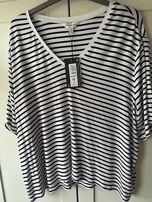 BNWT Autograph M&S White & Navy Striped T-Shirt - Size 22 • £1.04