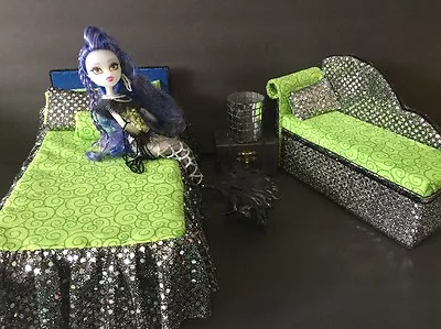 Monster High Furniture Bedroom Set:Sirena.Bedsofalampwood Box • $62.99