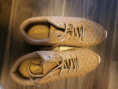 £5 • Buy Actibe Foot Wear