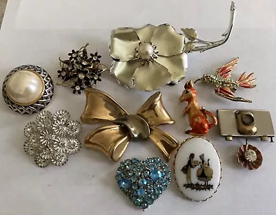 Vintage Lot Of 10 Brooches Jewelry   • $10