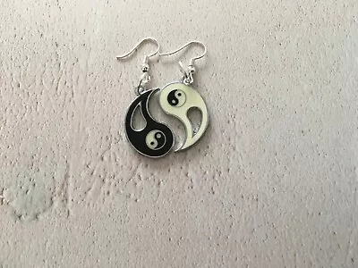 Yin Yang Ying  Drop Dangle Earrings Yoga Buddhist Meditation Om OHM  • £3.20