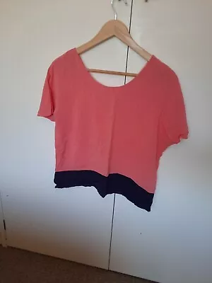 Kuwaii Top Size 8 • $20