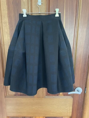$60 • Buy Scanlan Theodore Skirt Black/Blue 6 