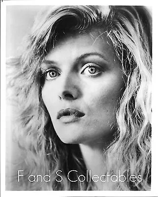 Michelle Pfeiffer 8x10 Photo E/M201a • $3