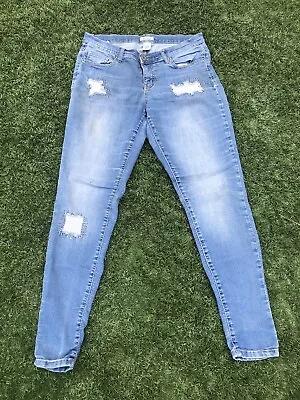 Mudd Jeans Women's Size 11 Mid Rise Skinny Fit Light Denim Wash Pants Blue • $25