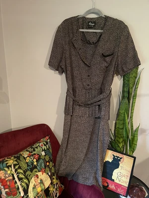 $50 • Buy RONEN Vintage Dress Size 20