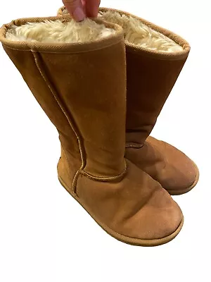 UGG Classic 5815 Women's 8M Tall Chestnut Suede Sheepskin Lined Boots • $37.99