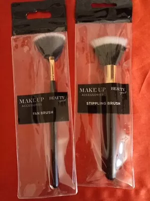 Two New Make Up Face Brushes In New Cases One Is FAN And The Other Is STIPPLING • £5