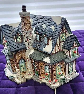 Vintage 2000 St Nicholas Square Christmas House • $9.99