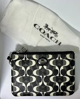 Coach Signature Peyton Dream C Small Wristlet |   2 Side Card Insert • $27