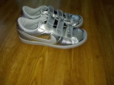 £18.50 • Buy Nike Leather Trainers Silver 5.5 Worn 3 Times